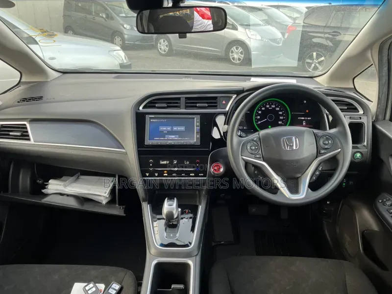 Honda Fit Shuttle 2019 White