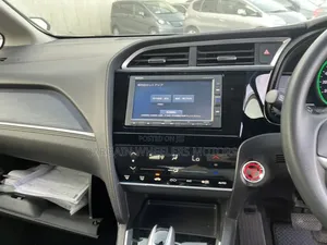 Honda Fit Shuttle 2019 White