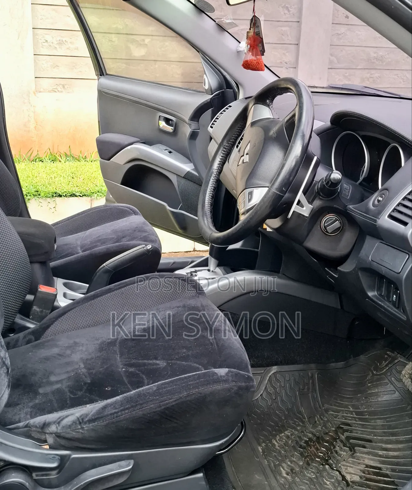 Mitsubishi Outlander 2010 Black