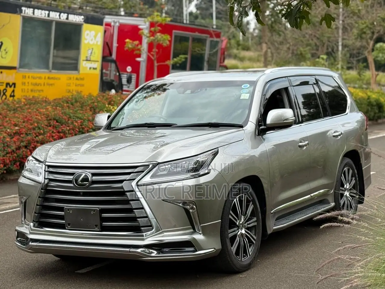 Lexus LX 570 AWD 2017 Silver