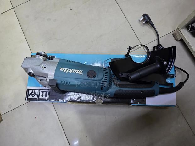 9" Makita Angle Grinder