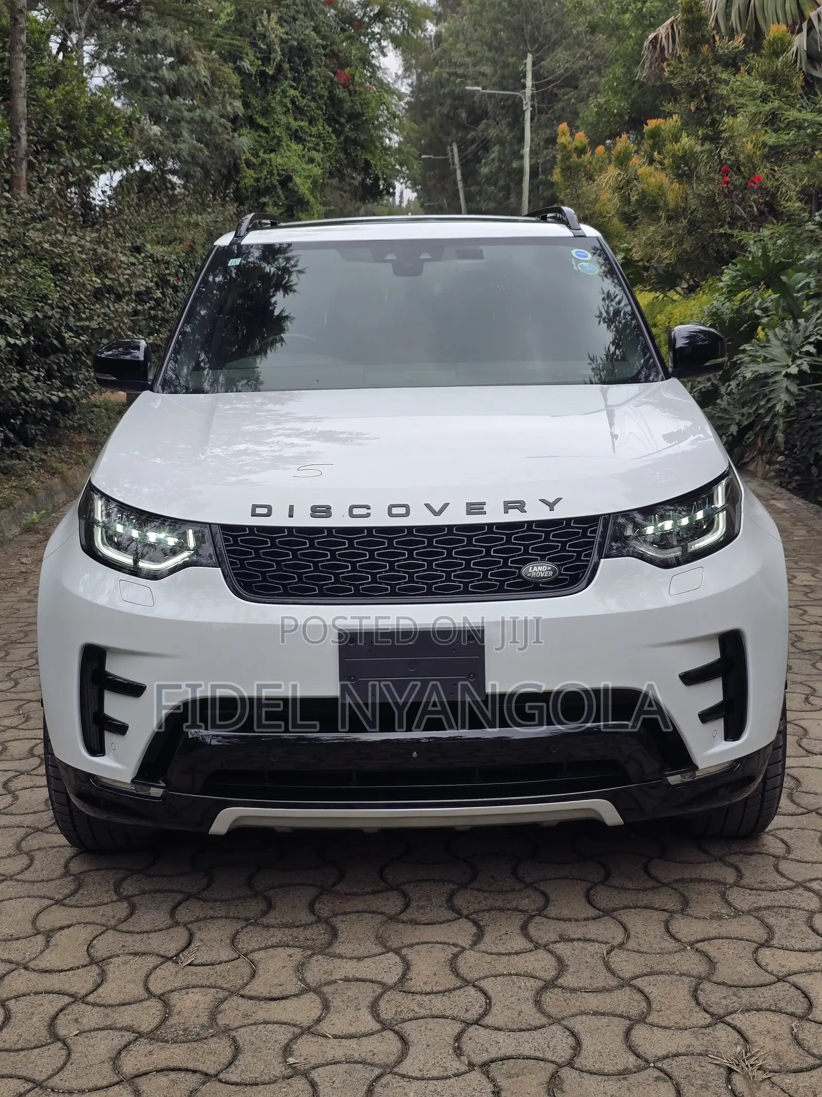 Land Rover Discovery 2019 White