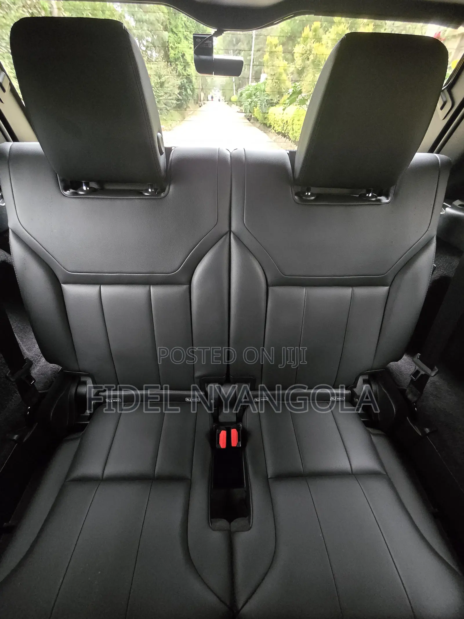 Land Rover Discovery 2019 White