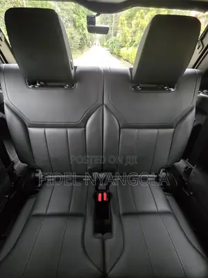 Land Rover Discovery 2019 White