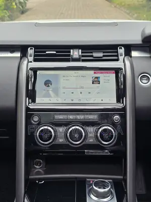 Land Rover Discovery 2019 White