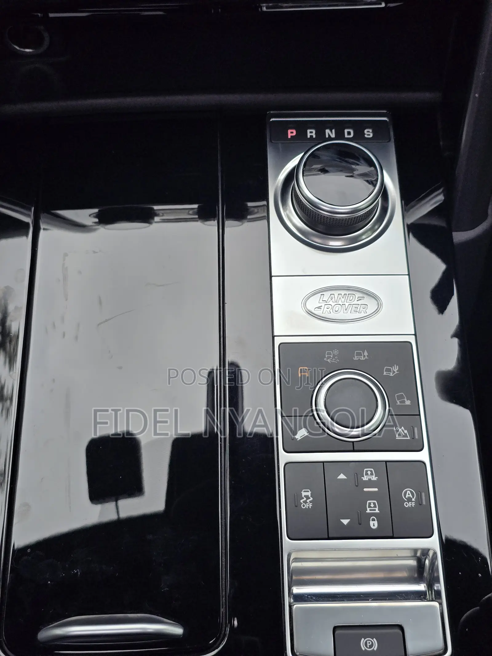 Land Rover Discovery 2019 White