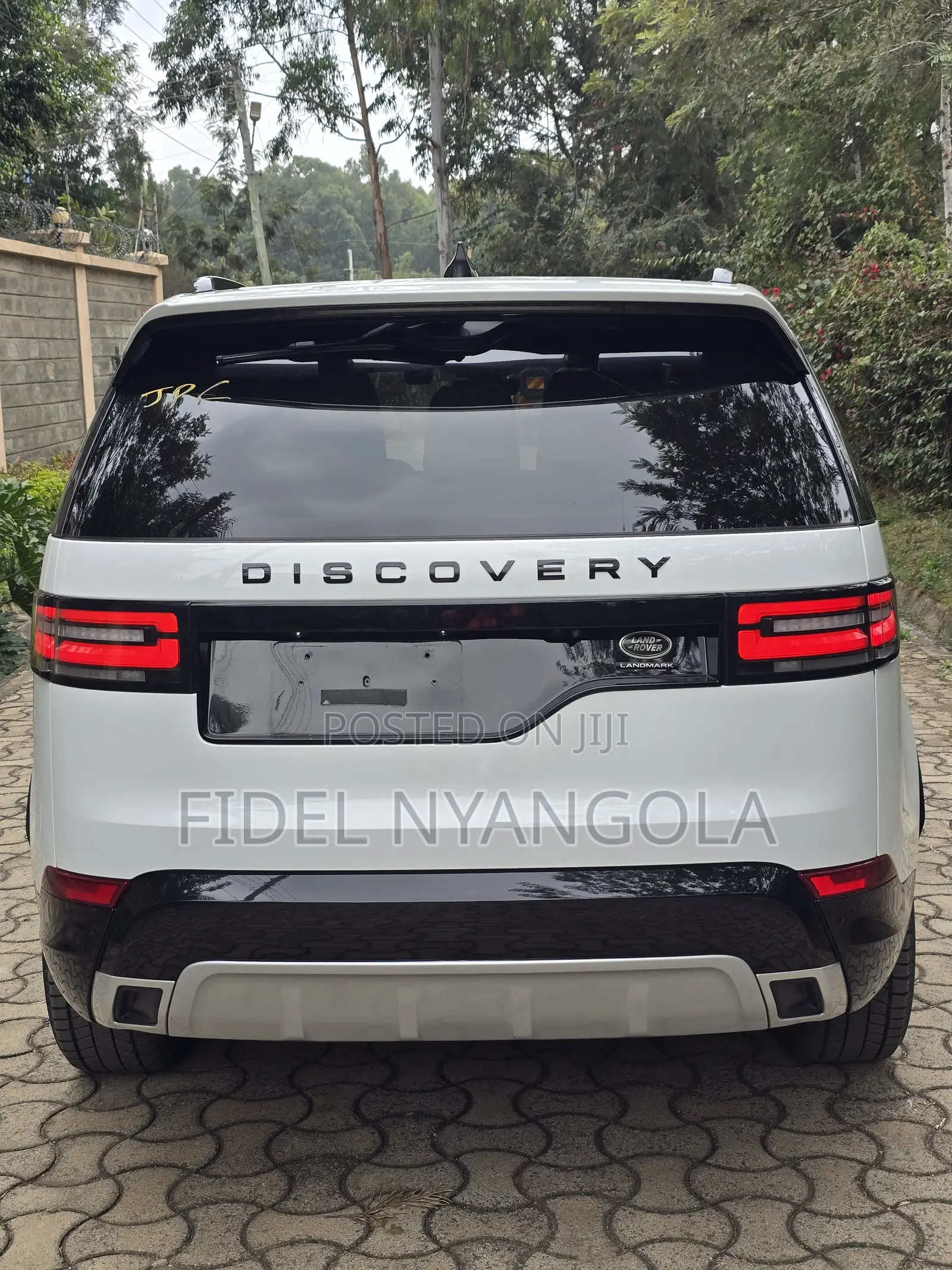 Land Rover Discovery 2019 White