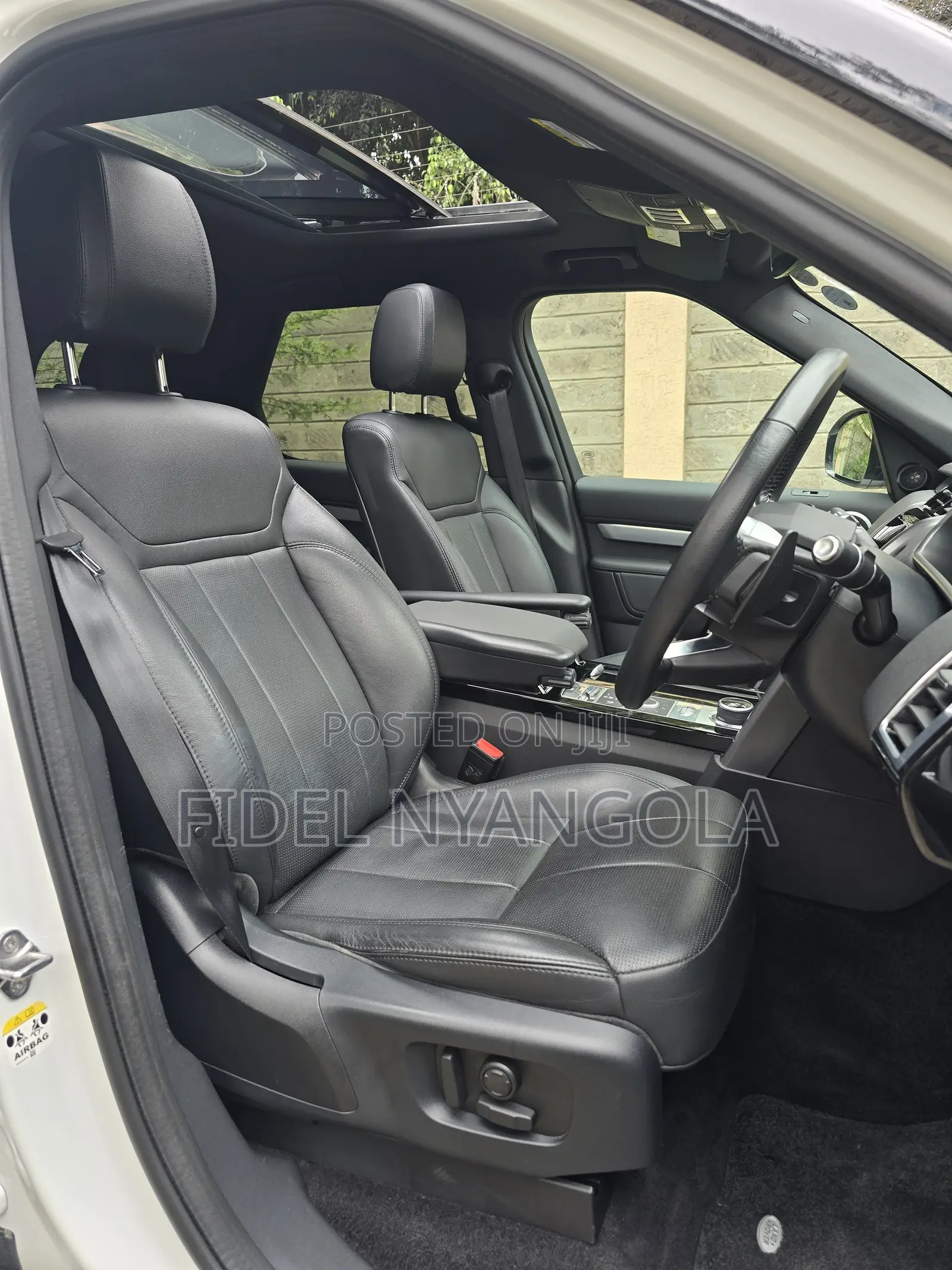 Land Rover Discovery 2019 White