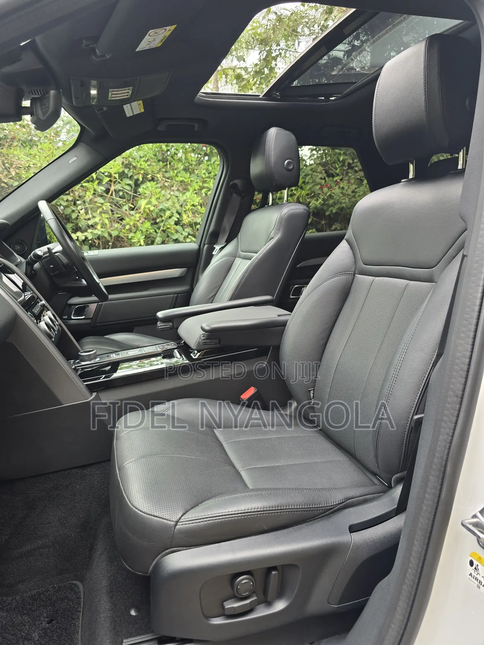 Land Rover Discovery 2019 White