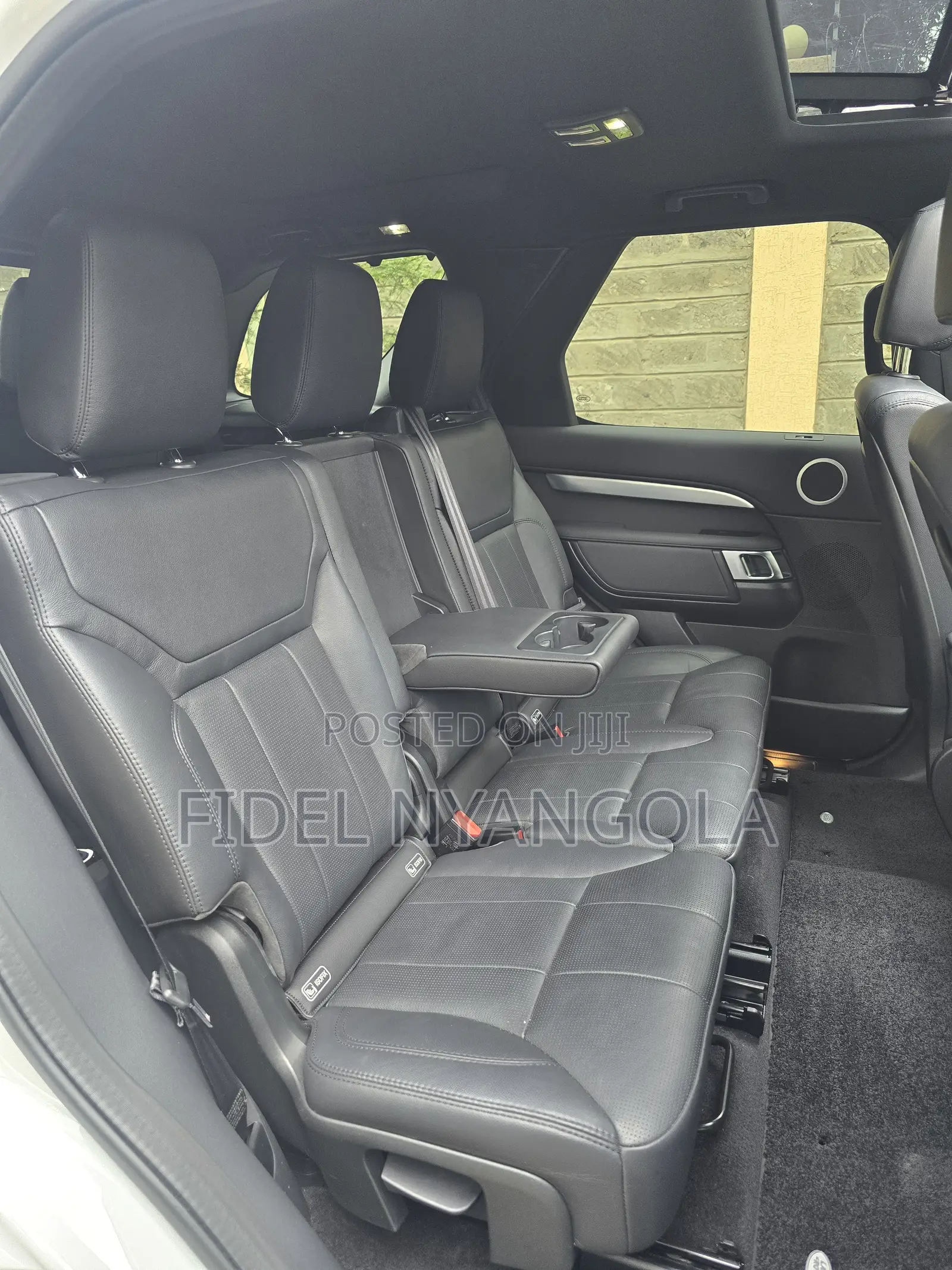 Land Rover Discovery 2019 White