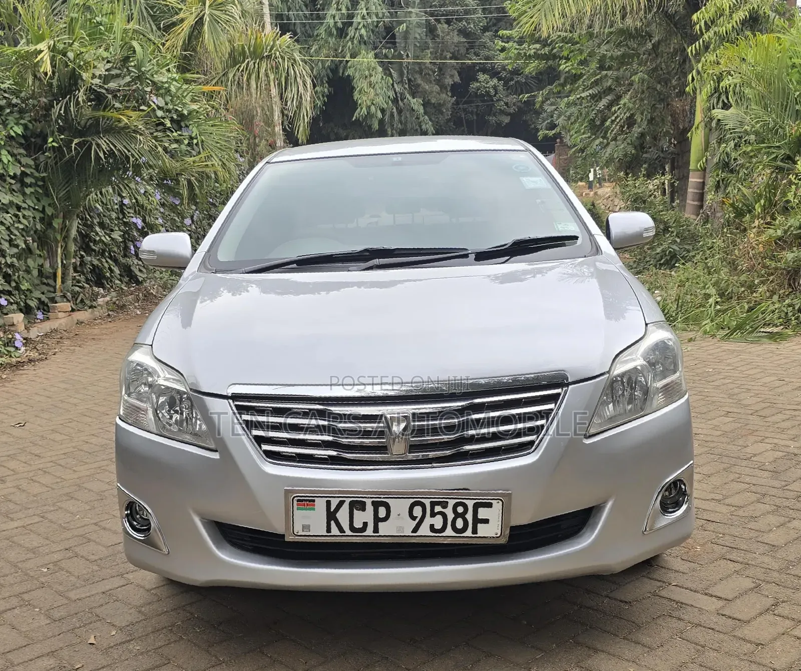 Toyota Premio 2011 Silver