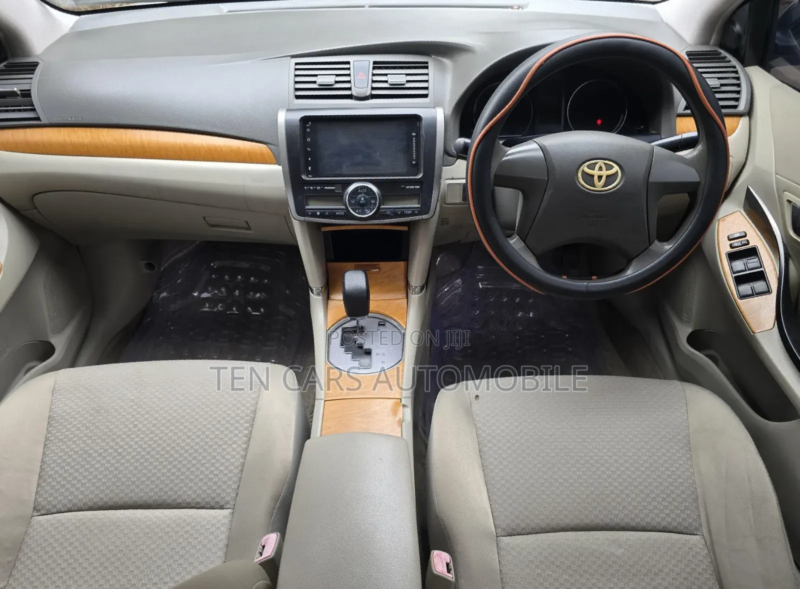 Toyota Premio 2011 Silver