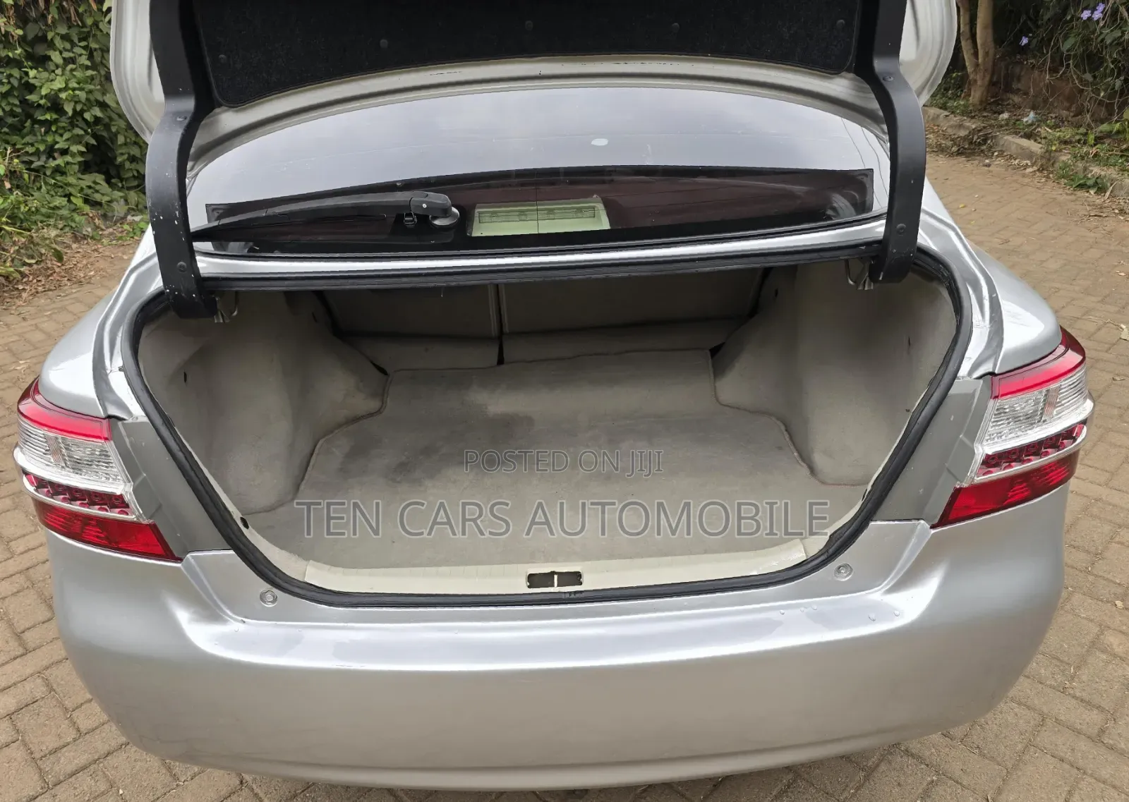 Toyota Premio 2011 Silver