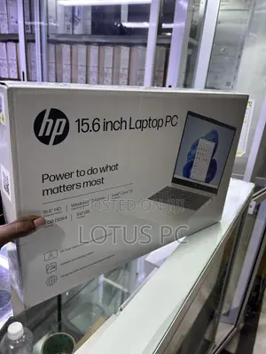New Laptop HP 15-fd1020ns 8GB Intel Core i5 SSD 512GB