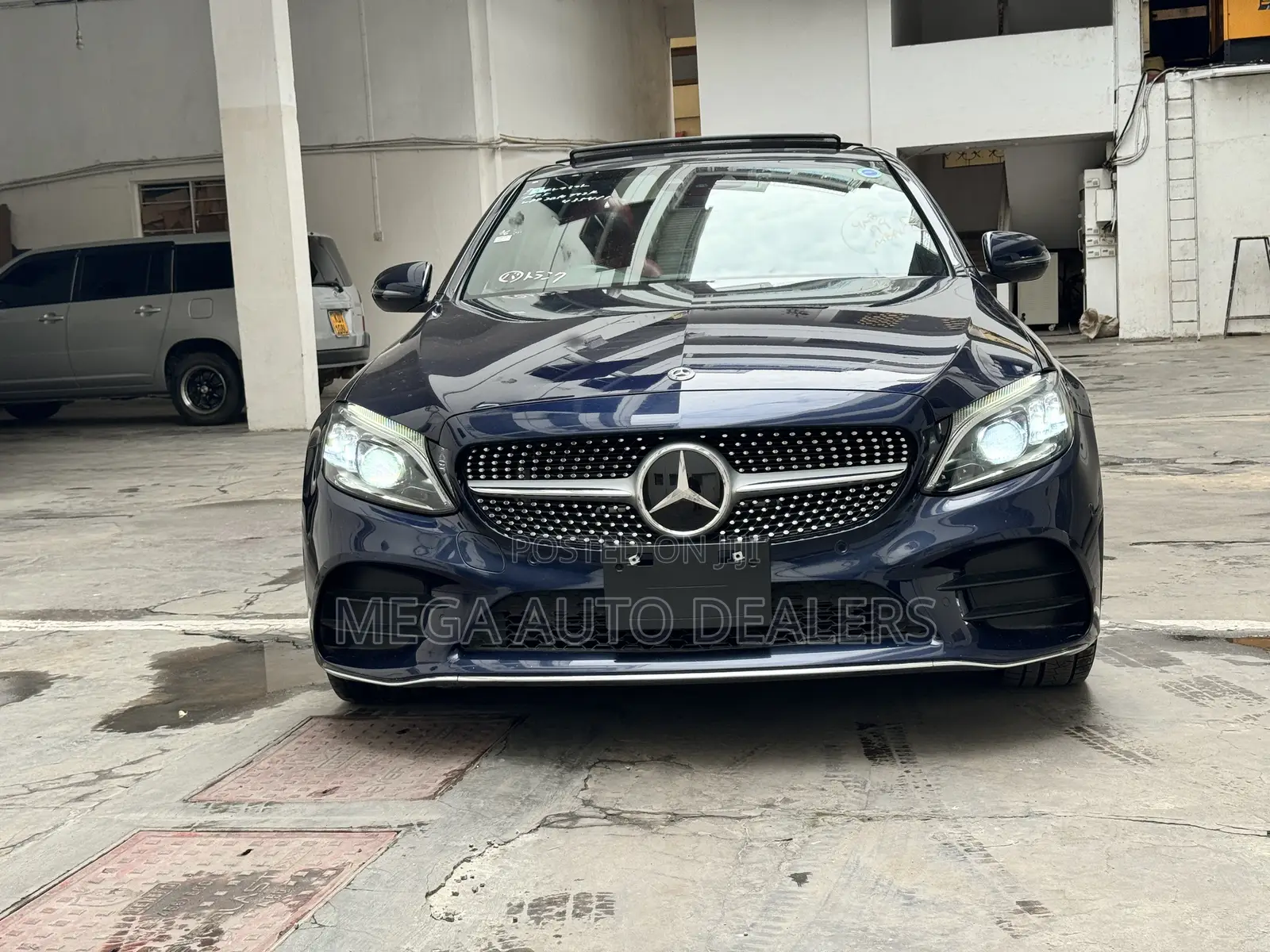 Mercedes-Benz C200 2019 Blue