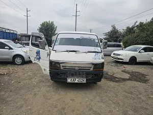 Toyota HiAce 2003 White