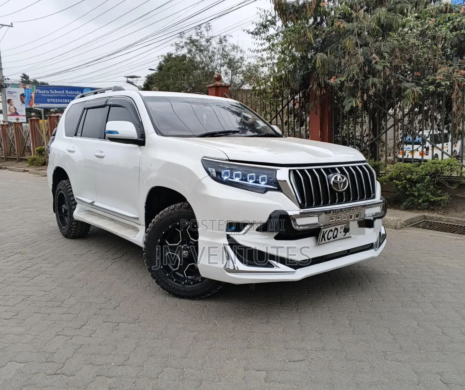 Toyota Land Cruiser Prado 2011 White