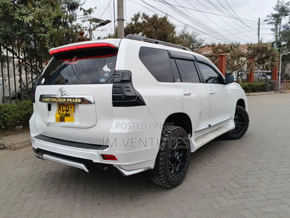 Toyota Land Cruiser Prado 2011 White