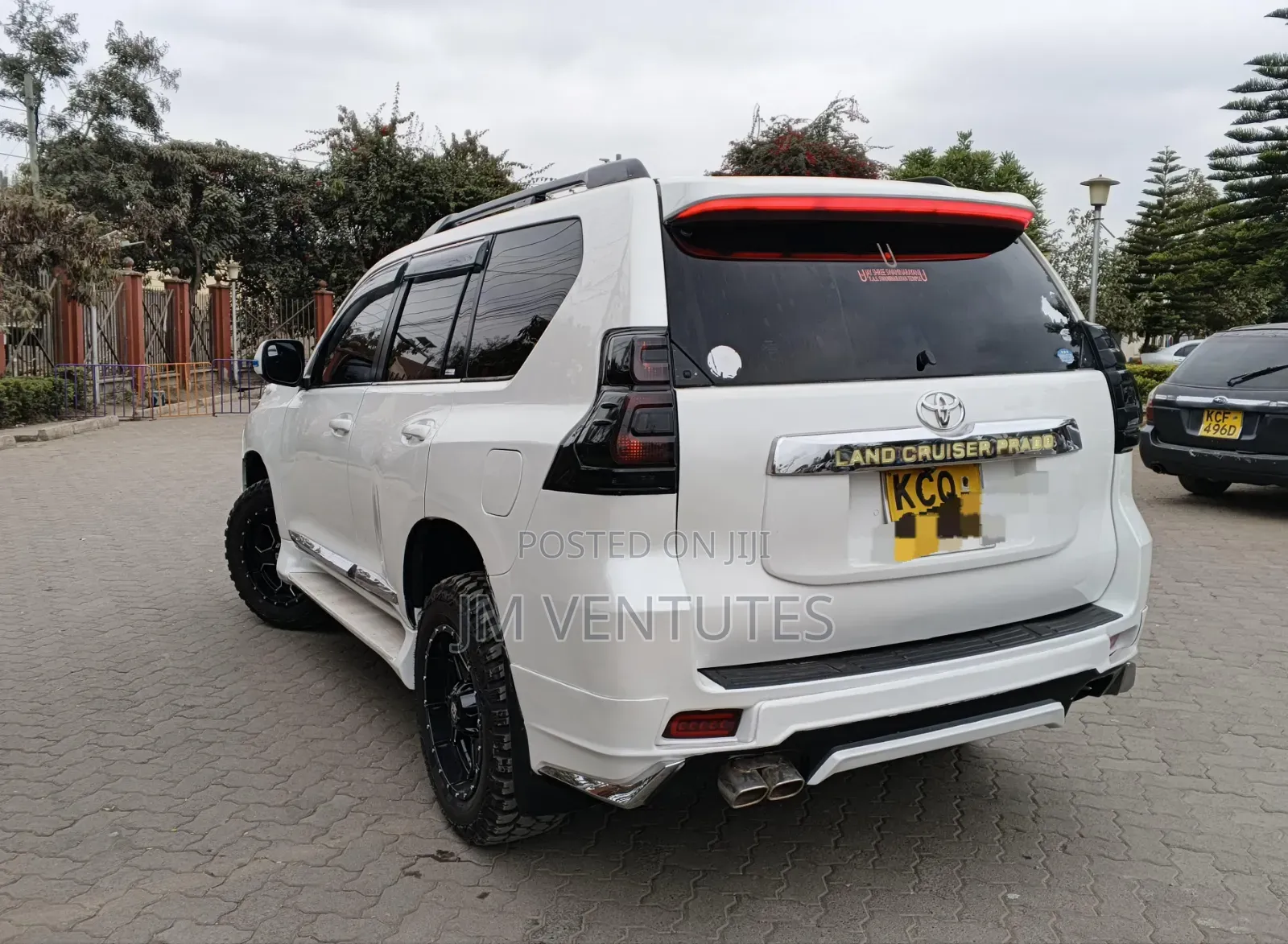 Toyota Land Cruiser Prado 2011 White