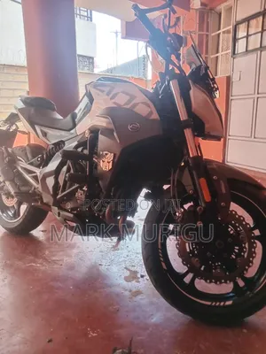 CFMoto 400NK 2019 White