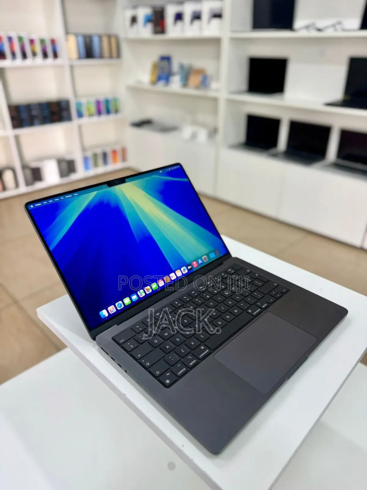 Laptop Apple MacBook Pro 2024 M4 Pro 24GB Apple M4 Pro SSD 1T