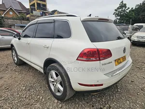 Volkswagen Touareg 2012 White