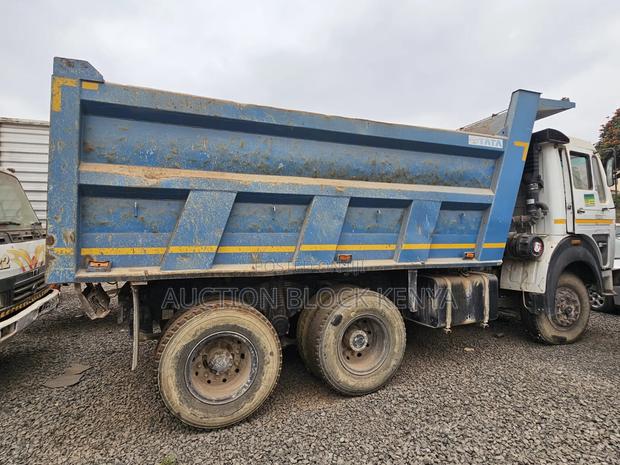 Tata 2518 Tipper - thumbnail 6