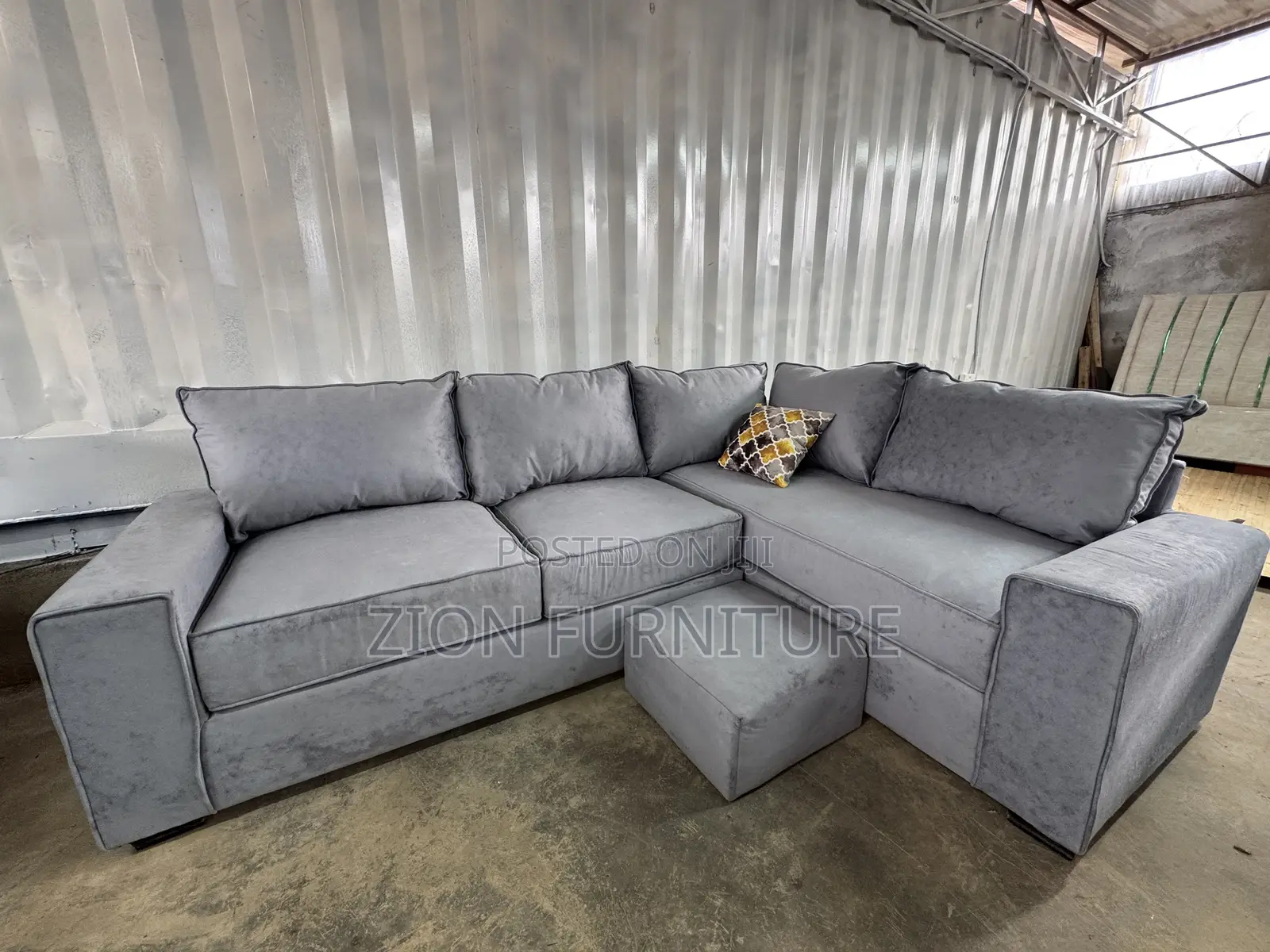 Gray L-Shaped Sofaset 5 Seaters