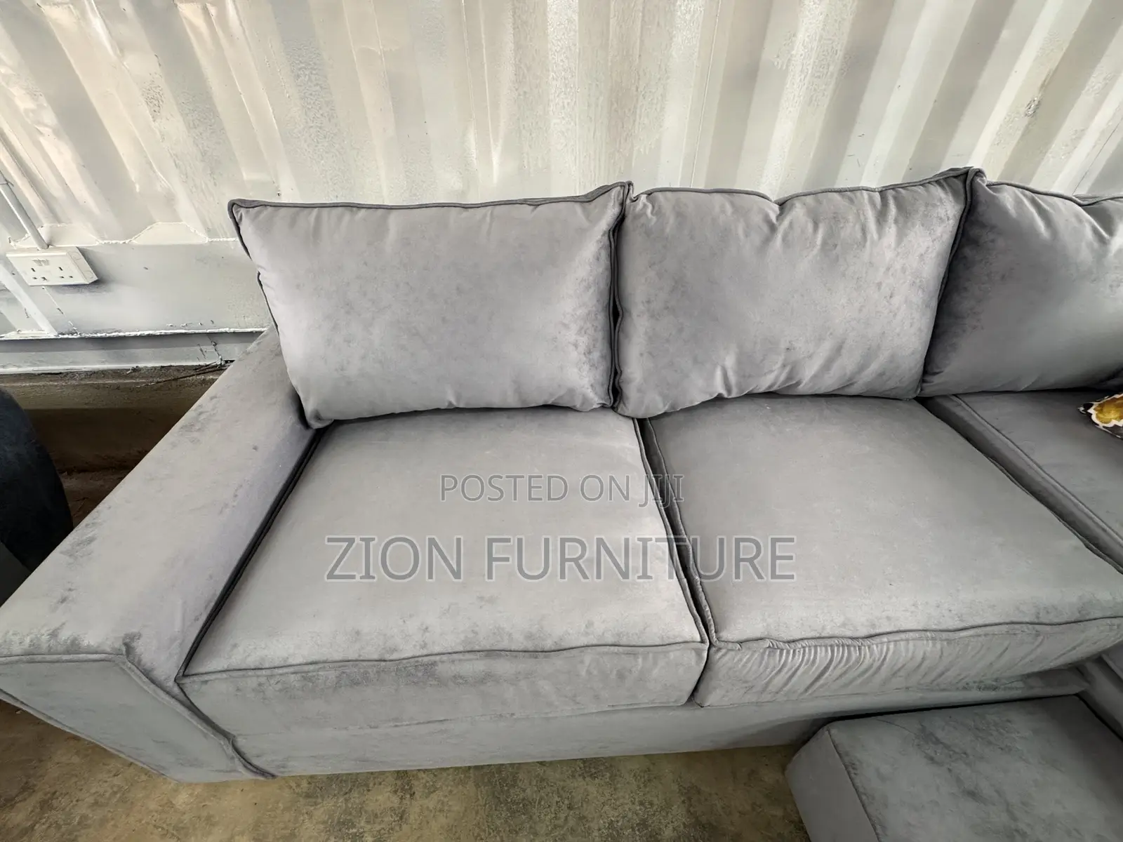Gray L-Shaped Sofaset 5 Seaters