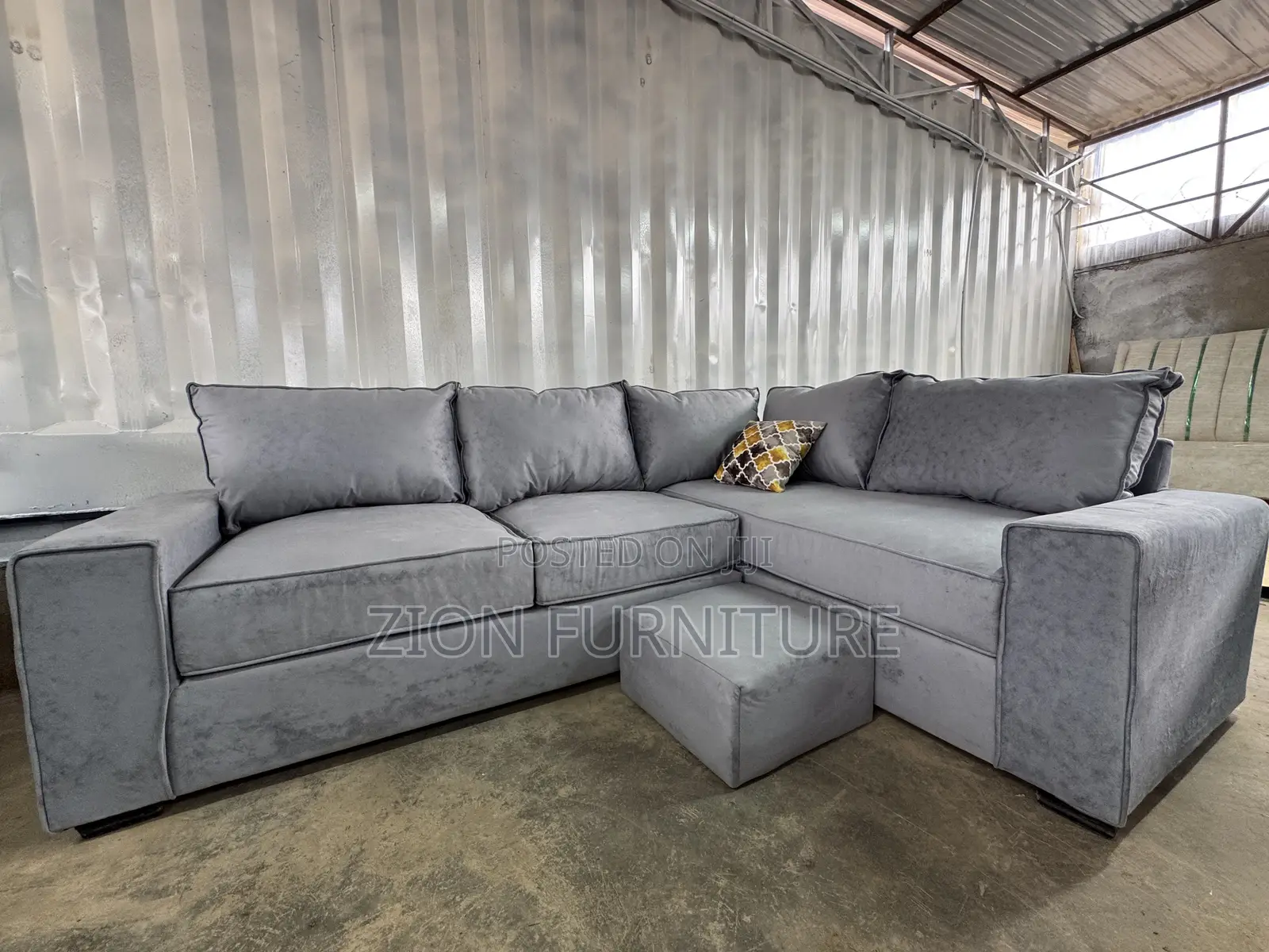 Gray L-Shaped Sofaset 5 Seaters