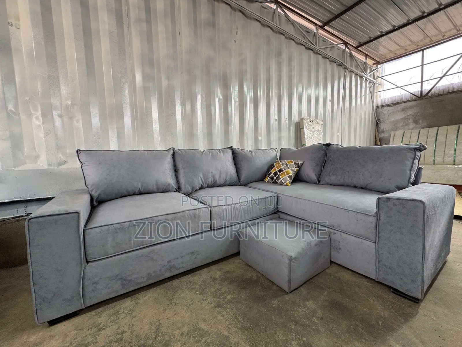 Gray L-Shaped Sofaset 5 Seaters