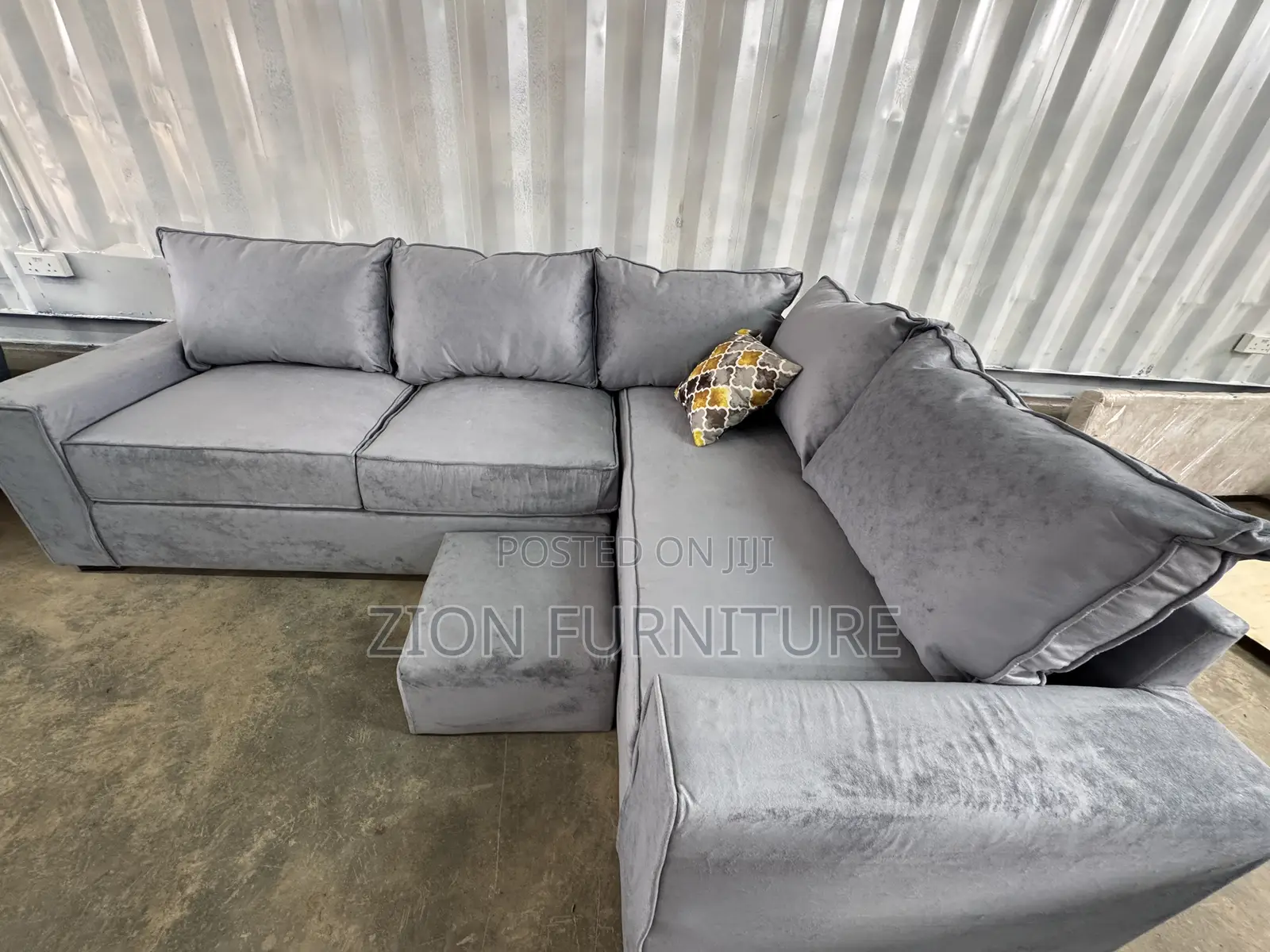 Gray L-Shaped Sofaset 5 Seaters
