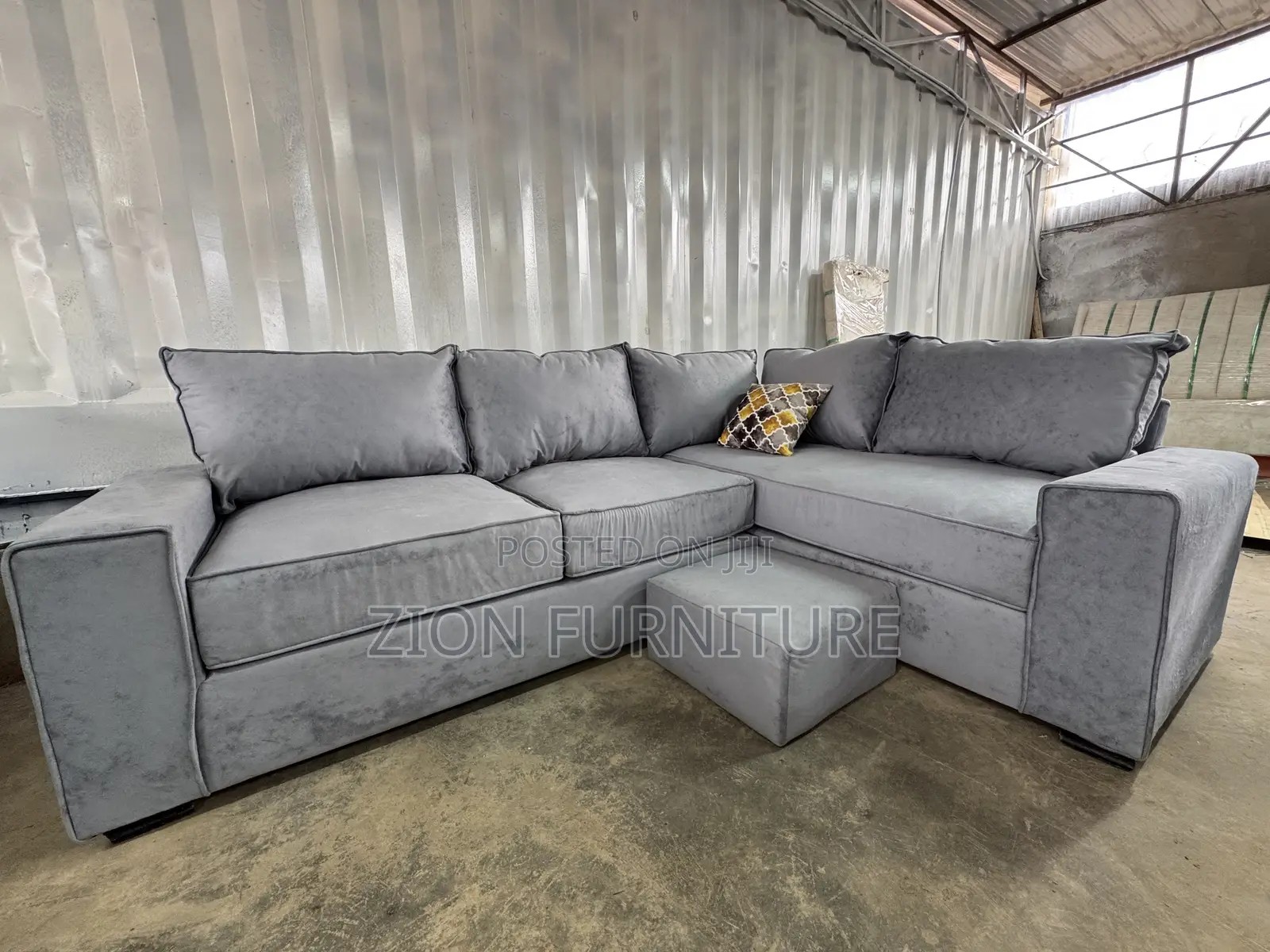 Gray L-Shaped Sofaset 5 Seaters