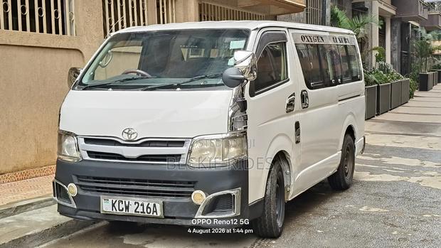 Toyota HiAce 2012 White - thumbnail 3