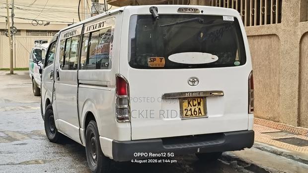 Toyota HiAce 2012 White - thumbnail 5