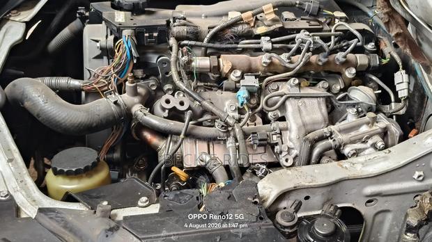 Toyota HiAce 2012 White - thumbnail 13