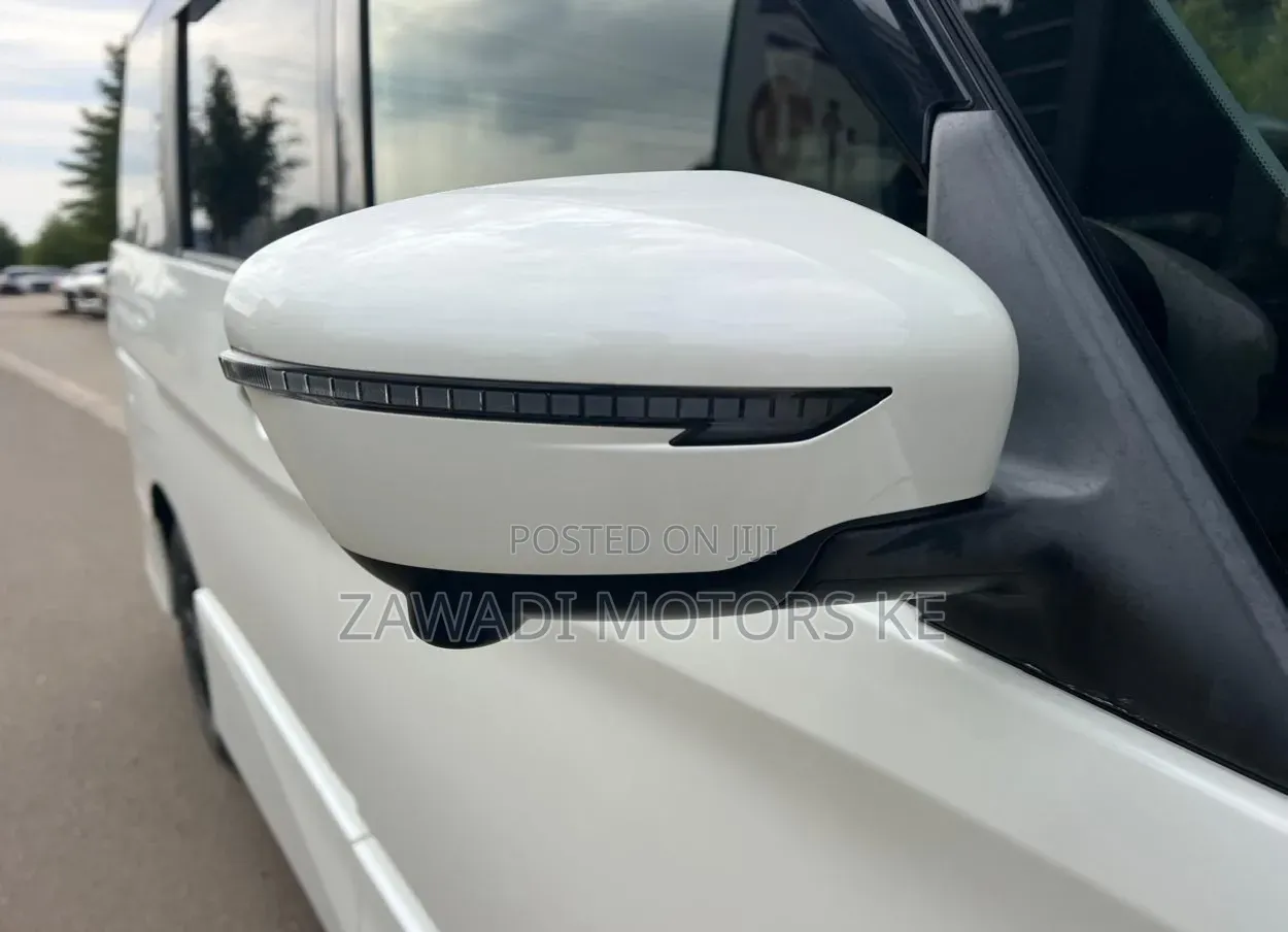 Nissan Serena 2019 White
