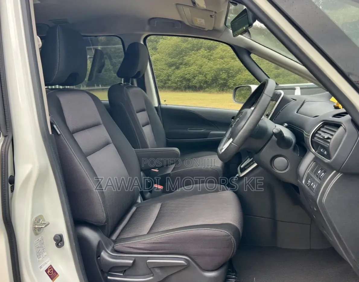 Nissan Serena 2019 White
