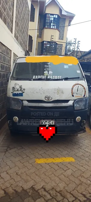 Toyota HiAce 2012 White