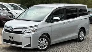 Toyota Voxy 2019 Silver