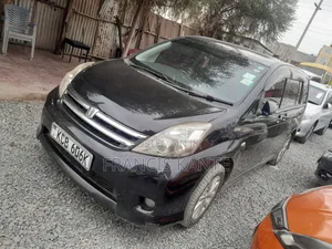 Toyota ISIS 2007 Black