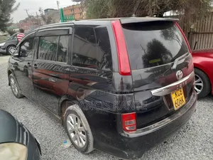 Toyota ISIS 2007 Black