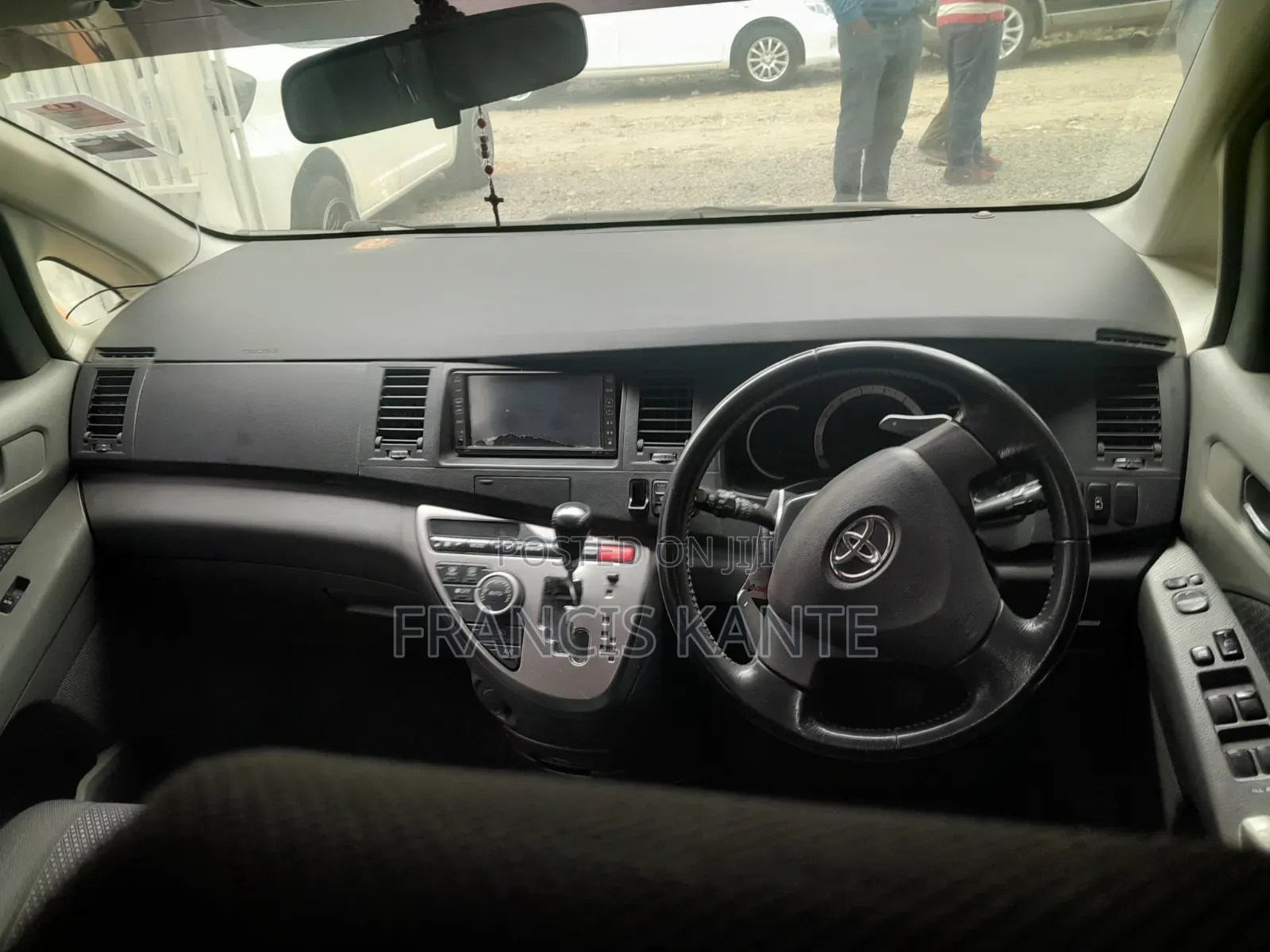 Toyota ISIS 2007 Black