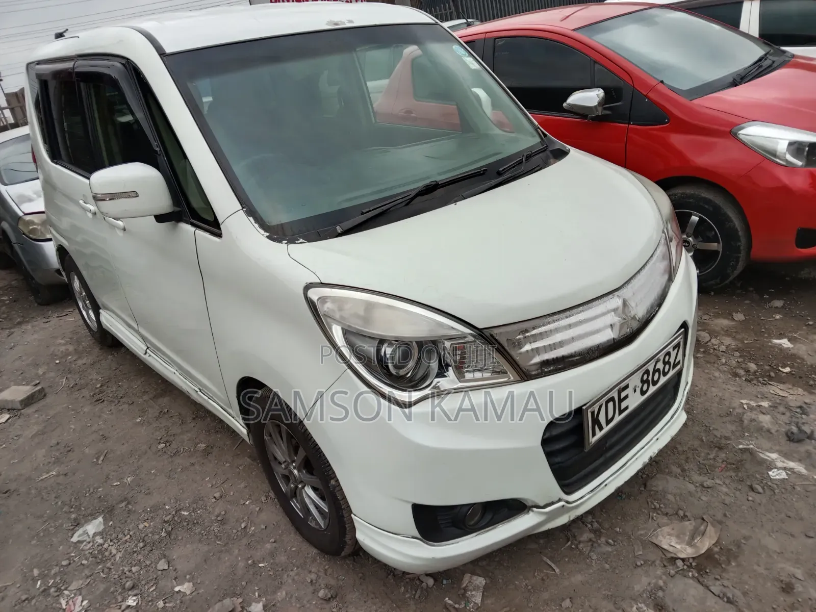 Mitsubishi Delica 2015 White