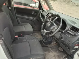 Mitsubishi Delica 2015 White