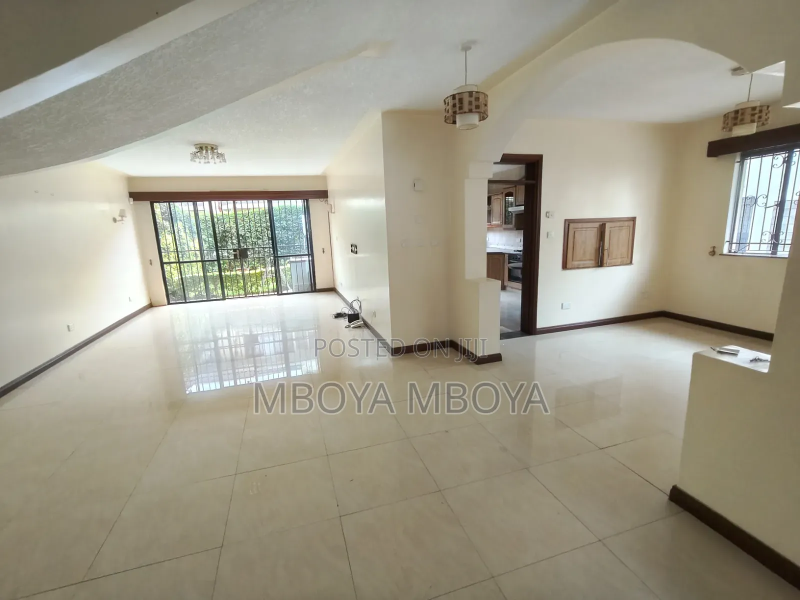 4bdrm Townhouse / Terrace in Spring Valley for rent
