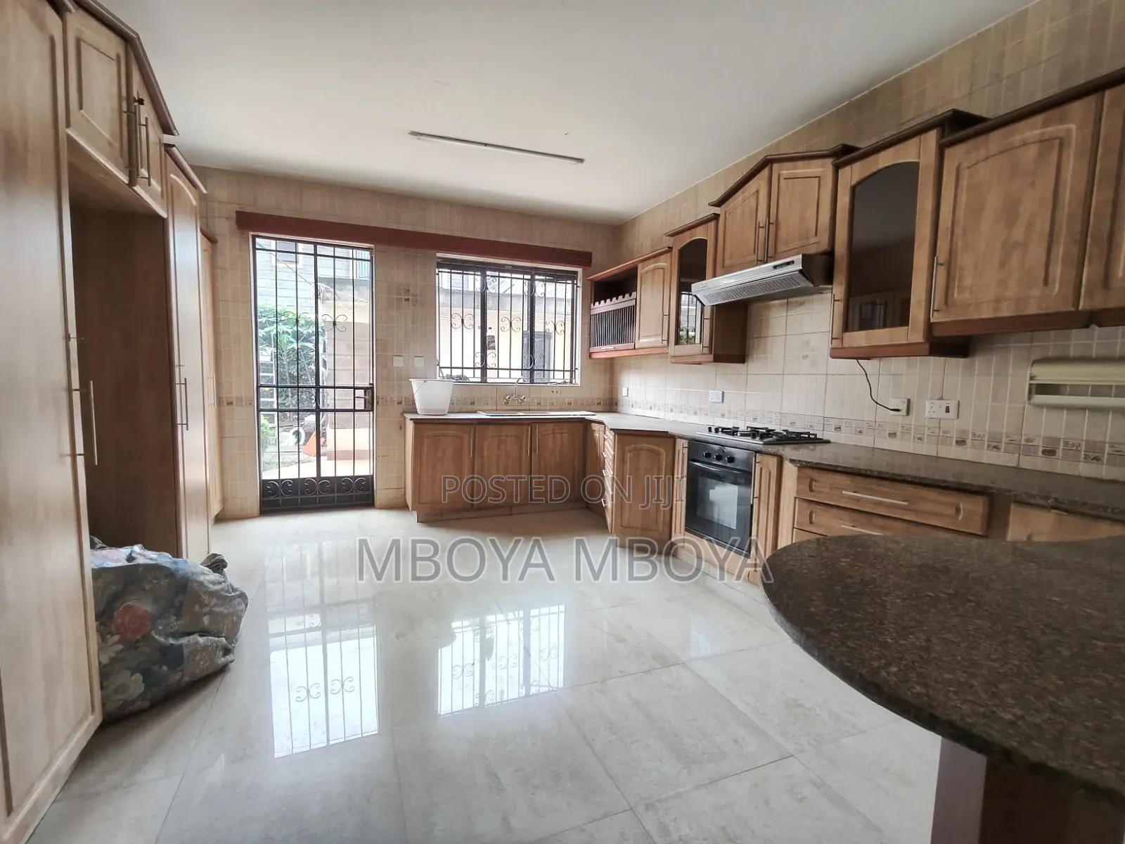 4bdrm Townhouse / Terrace in Spring Valley for rent