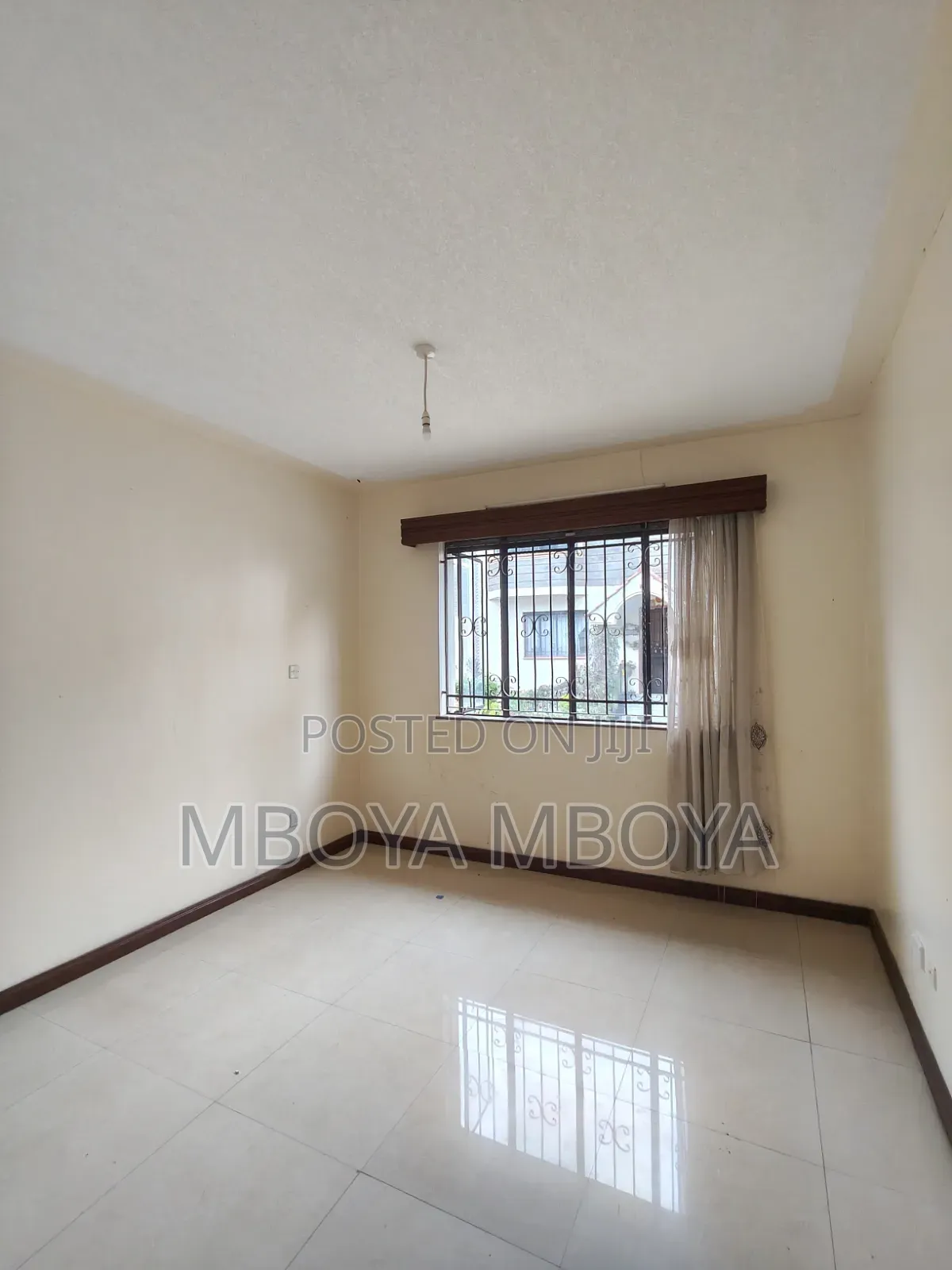4bdrm Townhouse / Terrace in Spring Valley for rent