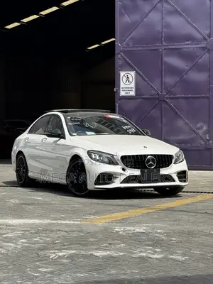 Mercedes-Benz C200 2019 White