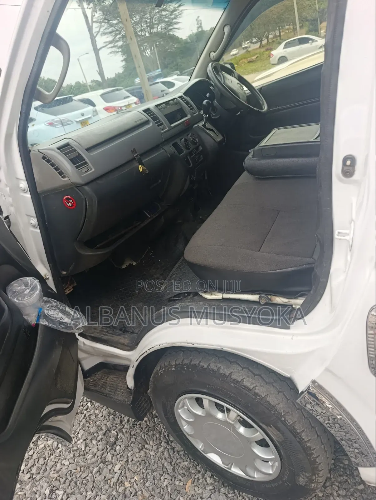 Toyota HiAce 2013 White